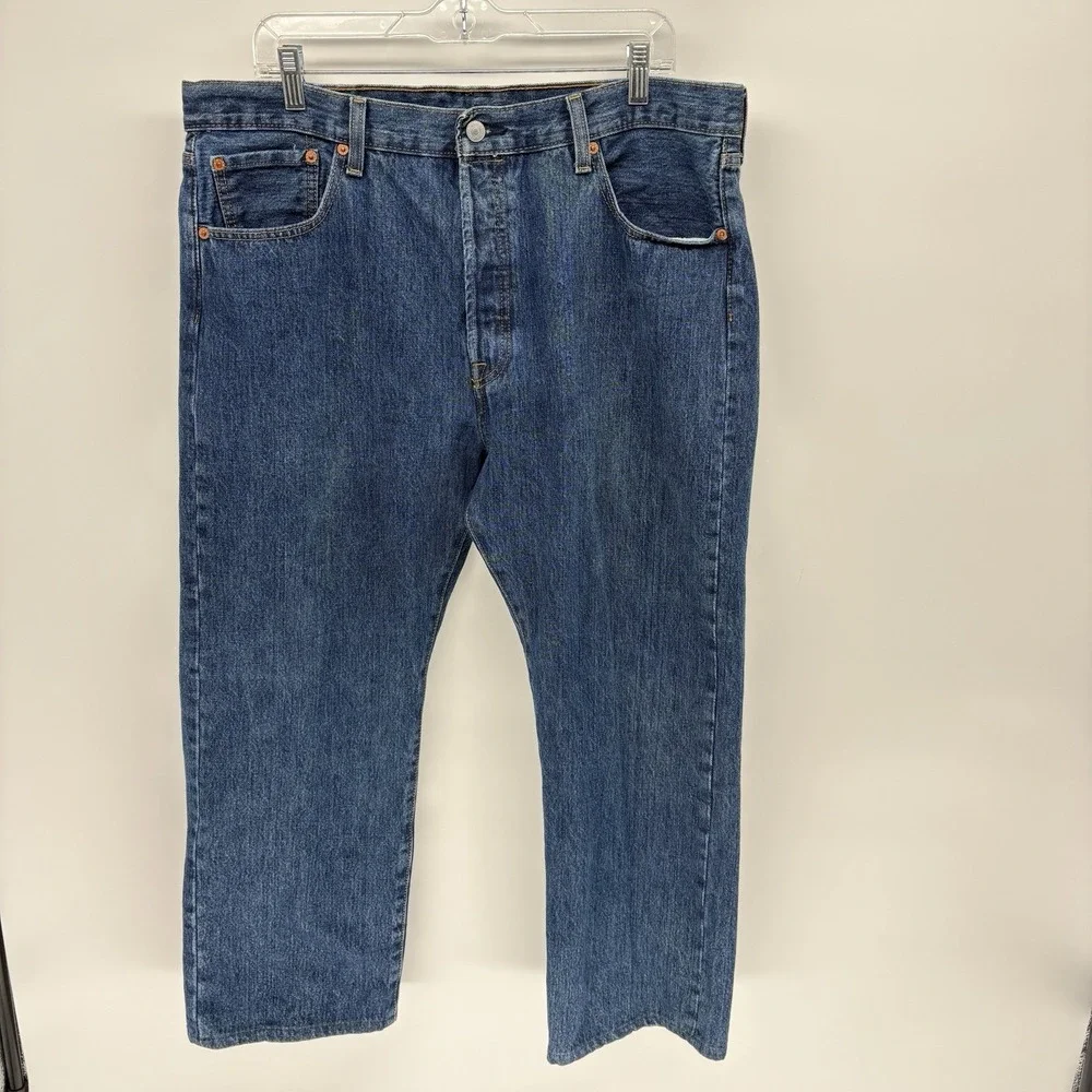 Levi's 501 Jeans Blue  Wash Straight‎ Leg Button Fly Pants Men 38X29 Fit (38X26)